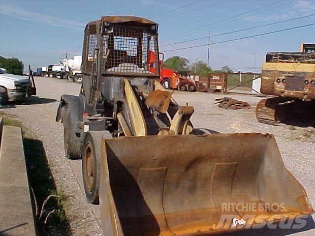 Komatsu WA100 Utovarivači na točkove