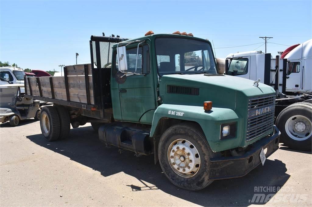 Mack MIDLINER CS200 Kiperi kamioni