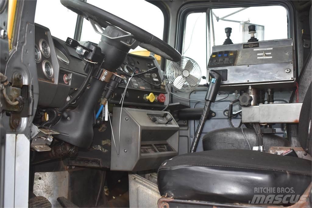 Mack RD688S Kiperi kamioni
