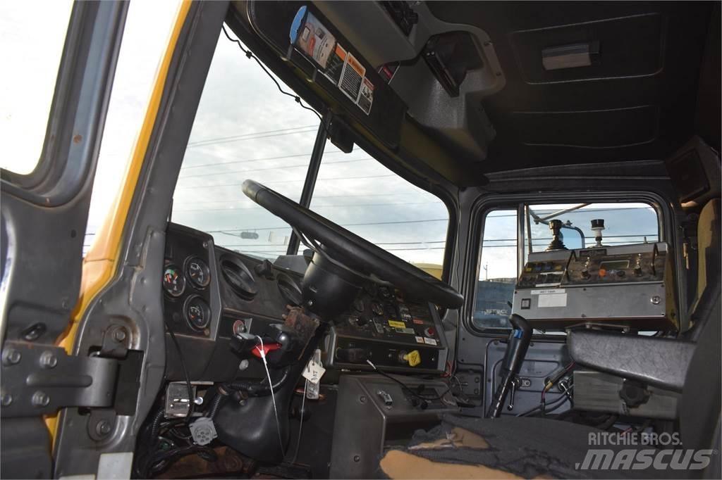 Mack RD688S Kiperi kamioni