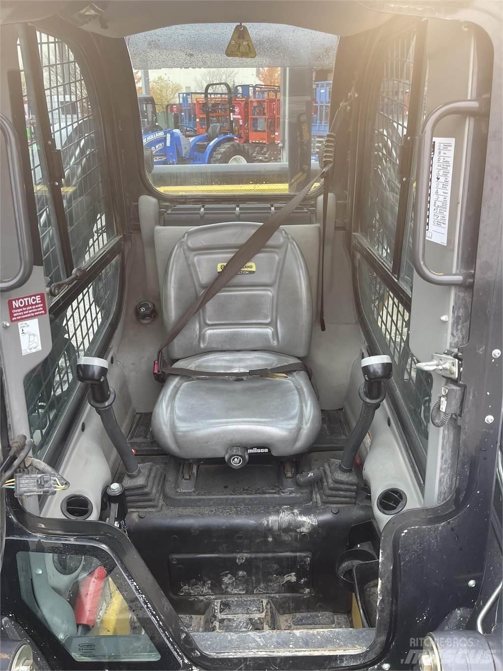 New Holland C237 Skid steer mini utovarivači
