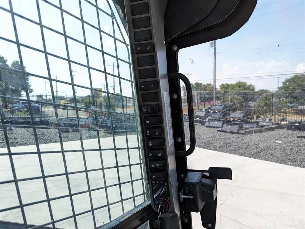 New Holland C362 Skid steer mini utovarivači