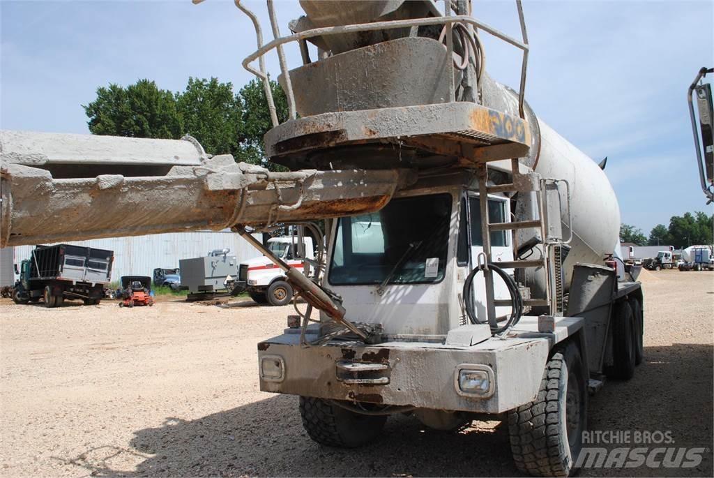 Oshkosh F2146 Kamioni mešalice za beton