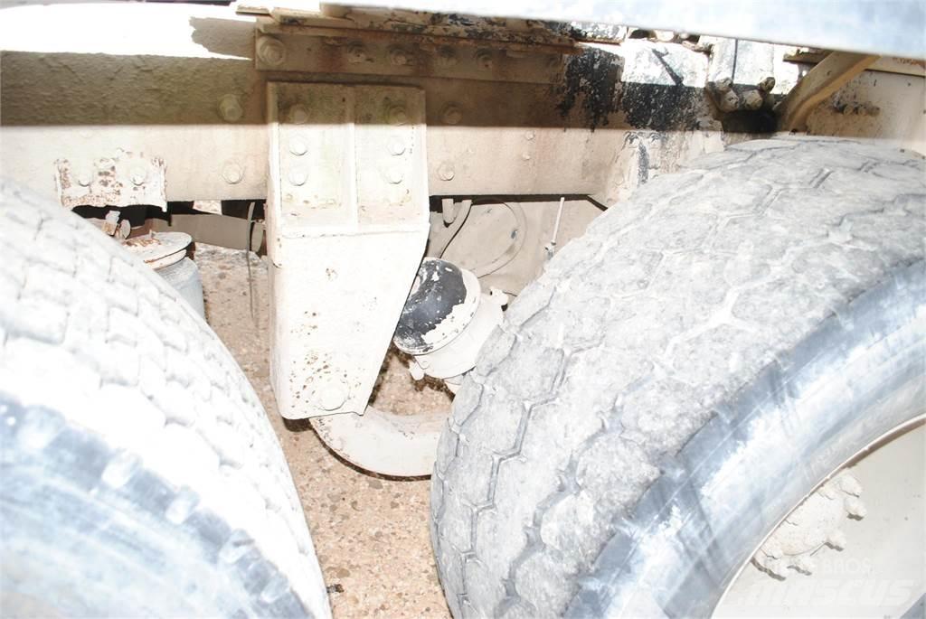Oshkosh F2146 Kamioni mešalice za beton