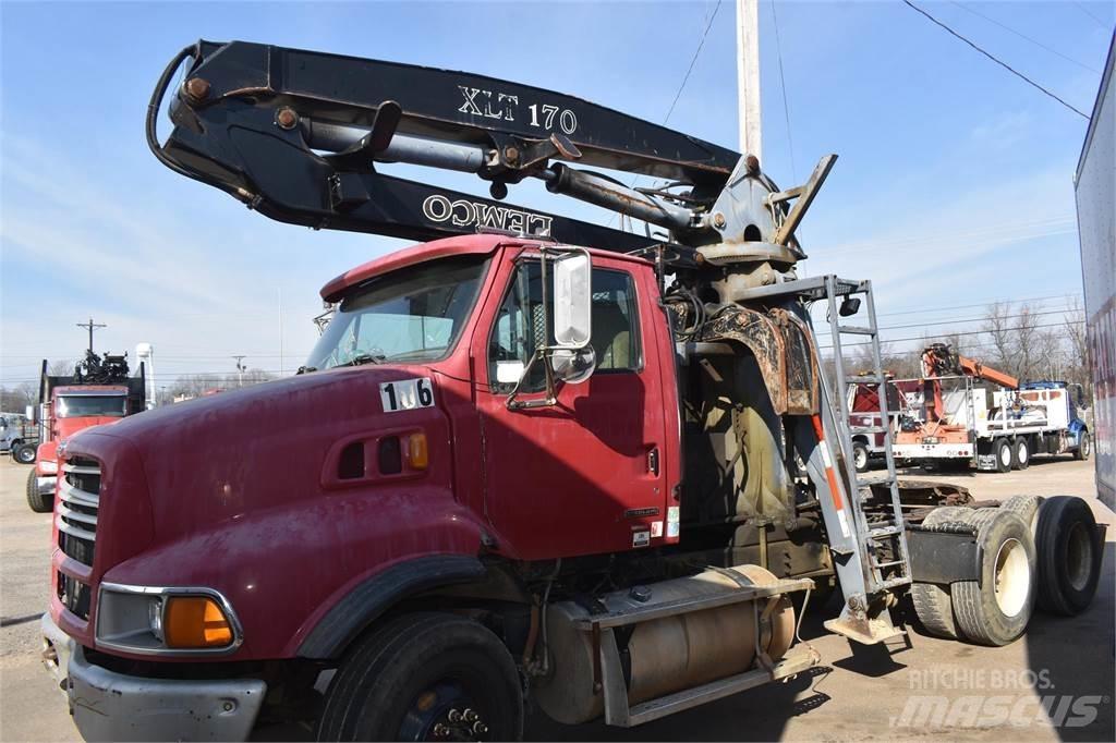 Sterling AT9500 Kamioni sa kranom
