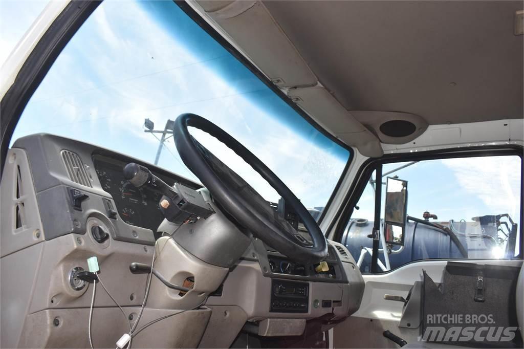 Sterling L7500 Kamioni sa kranom