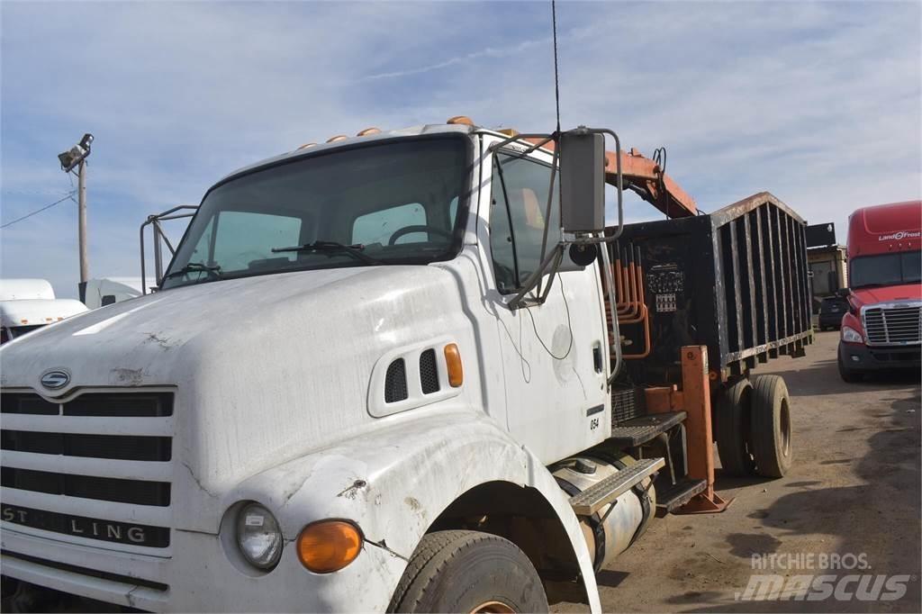 Sterling L7500 Kamioni sa kranom