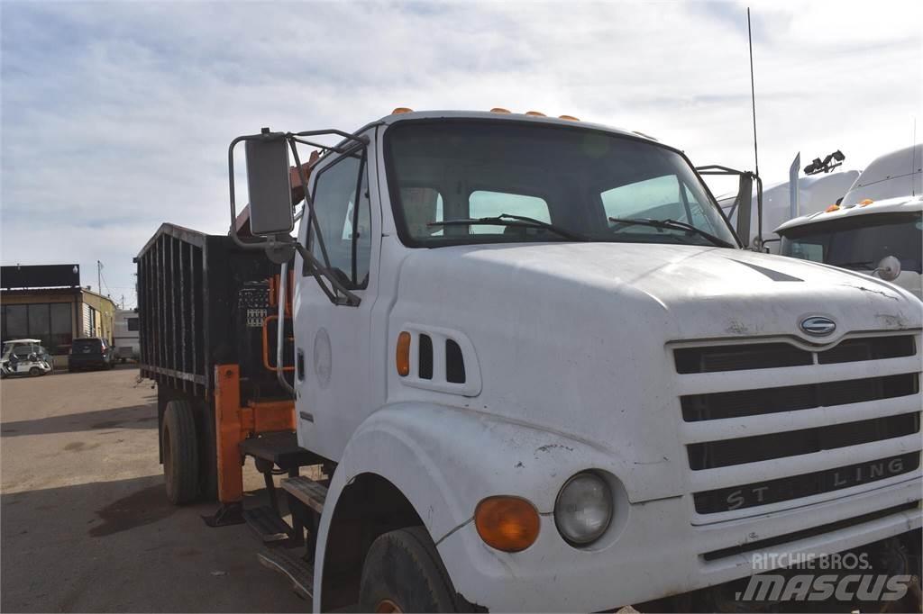 Sterling L7500 Kamioni sa kranom