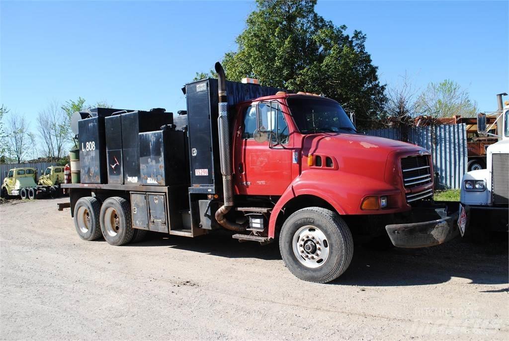 Sterling L8500 Kamioni cisterne