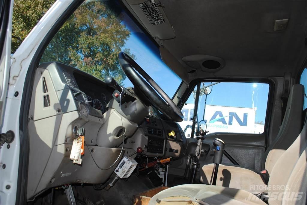 Sterling LT9500 Kamioni sa kranom