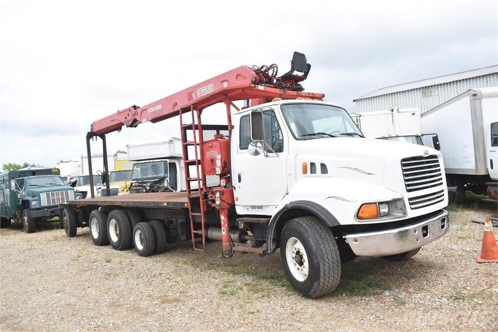 Sterling LT9500 Kamioni sa kranom