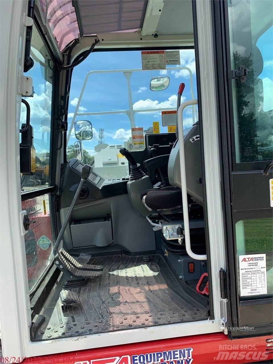 Takeuchi TB2150 Bageri guseničari