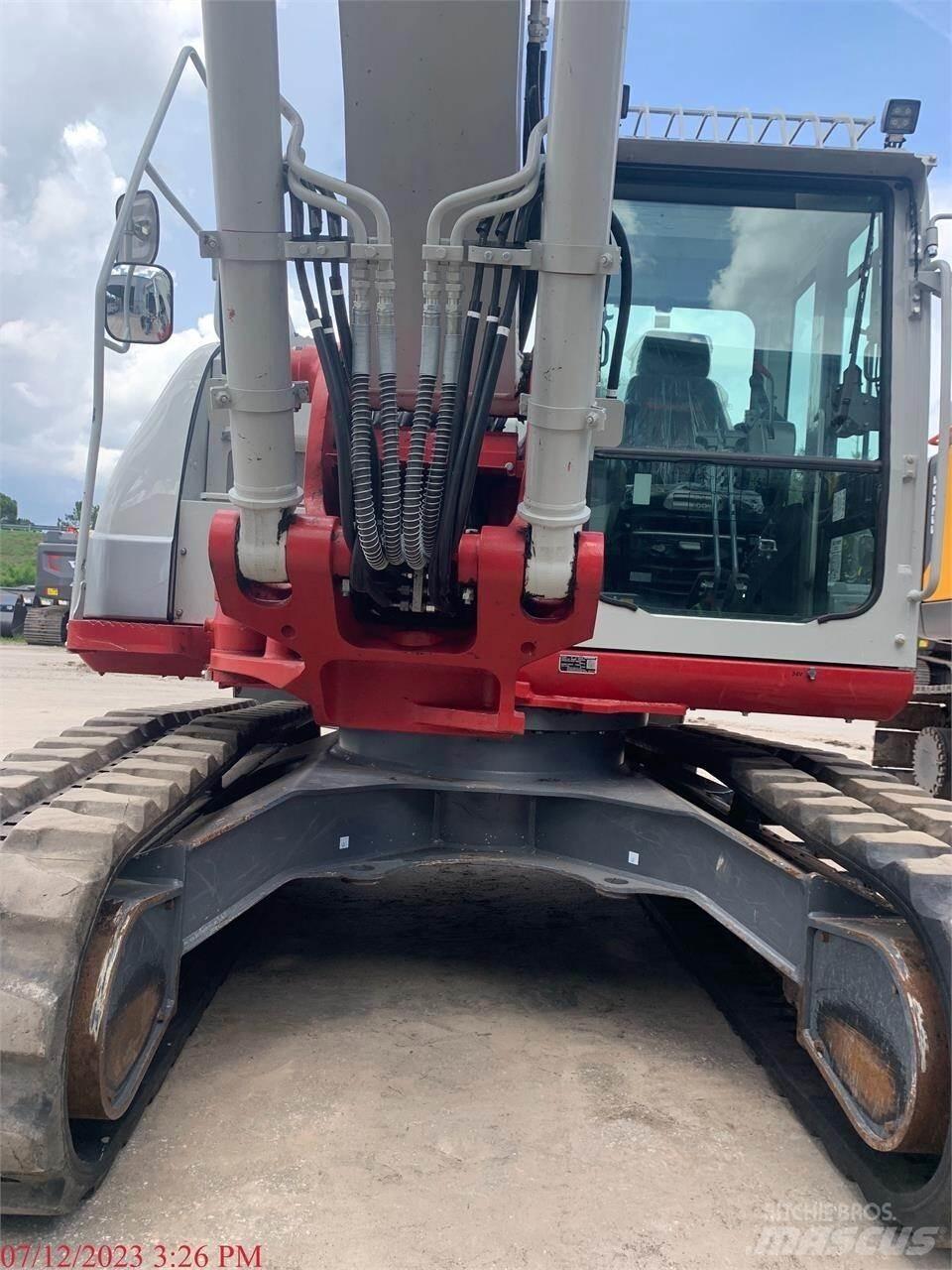 Takeuchi TB2150 Bageri guseničari