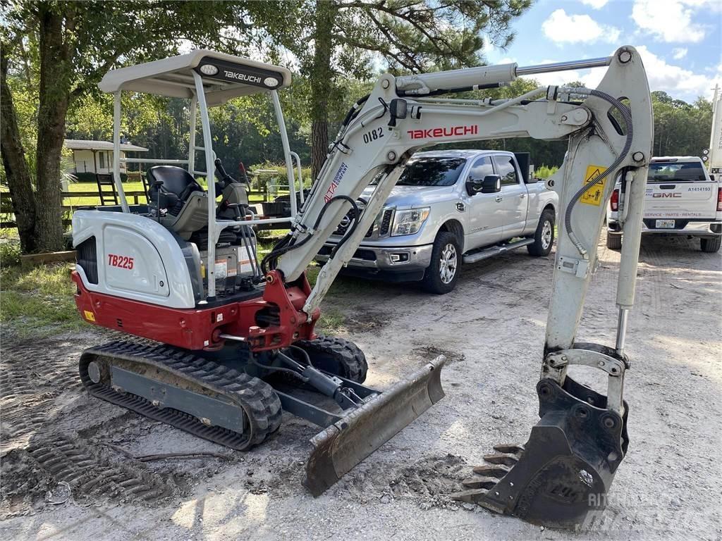 Takeuchi TB225 Mini bageri < 7t