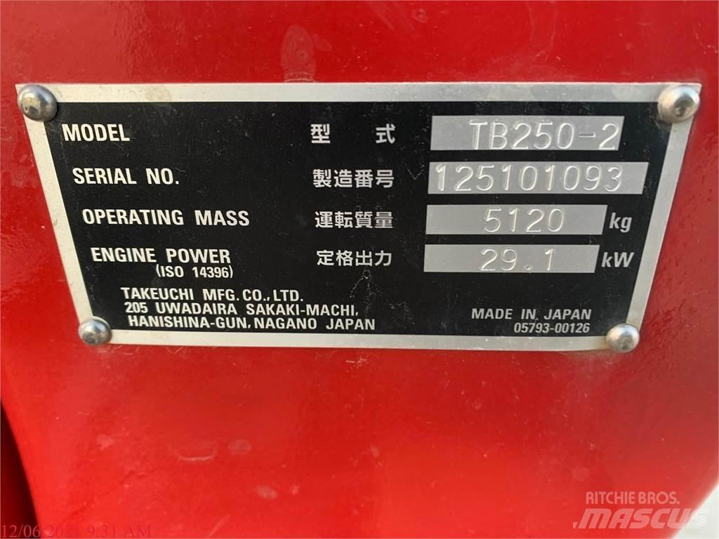 Takeuchi TB250-2 Mini bageri < 7t