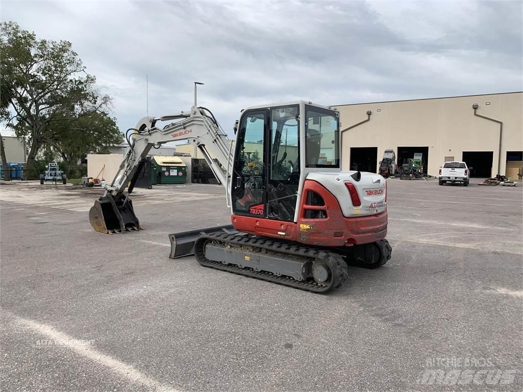Takeuchi TB370 Bageri guseničari