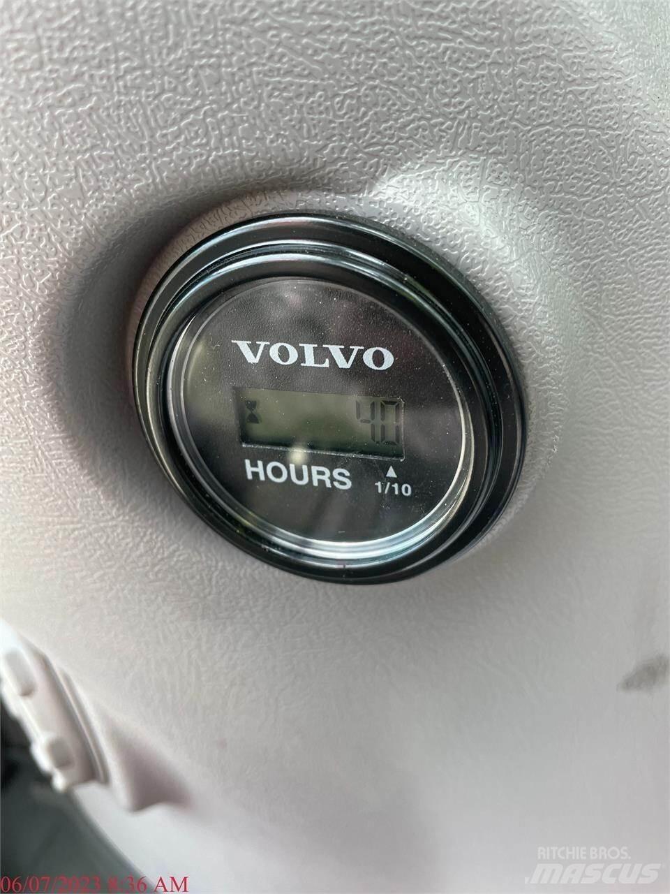Volvo EC140EL Bageri guseničari