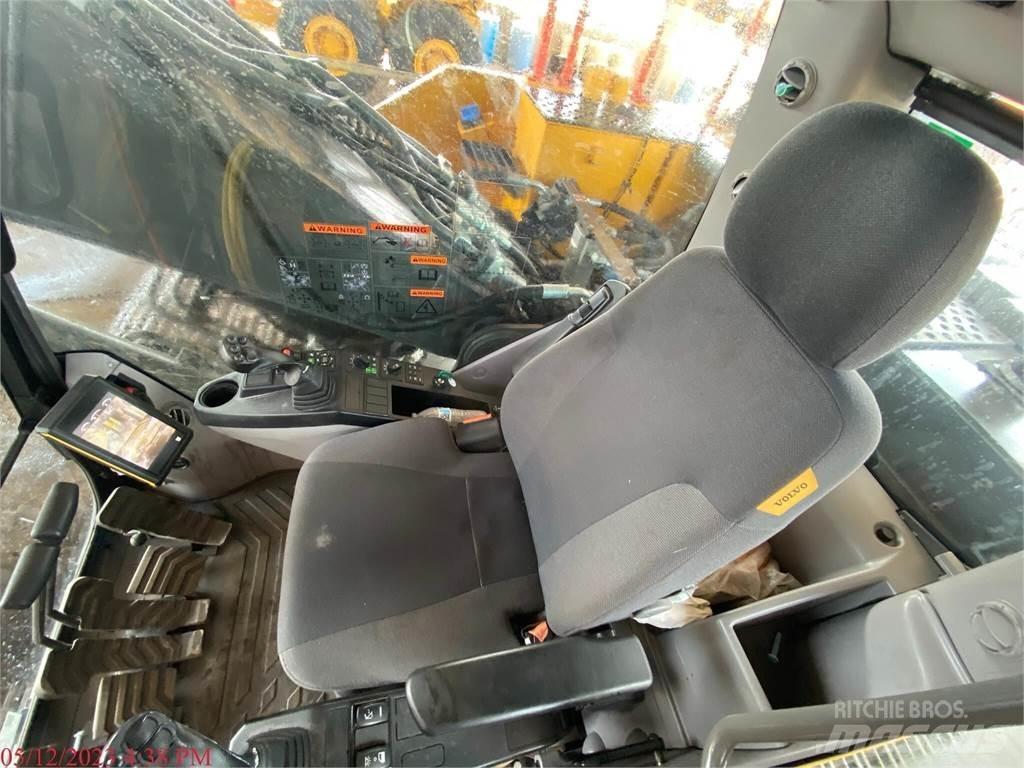 Volvo EC220EL Bageri guseničari