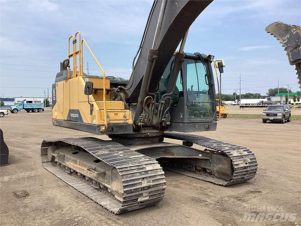 Volvo EC250EL Bageri guseničari