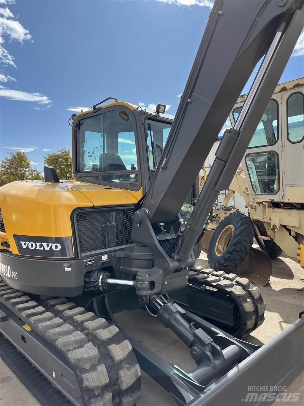 Volvo ECR88D Bageri guseničari