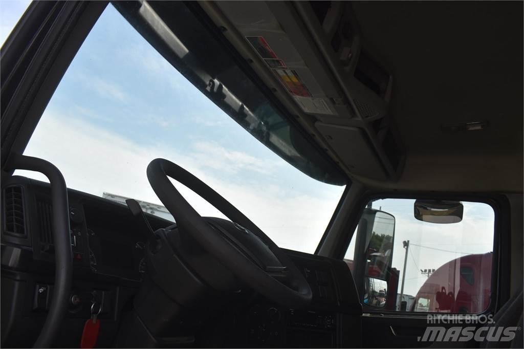 Volvo VHD104F300 Kiperi kamioni