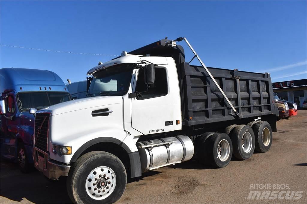 Volvo VHD64F200 Kiperi kamioni