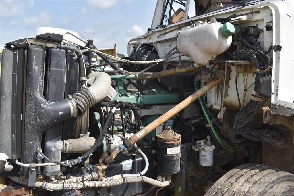 Volvo WG84B Kiperi kamioni
