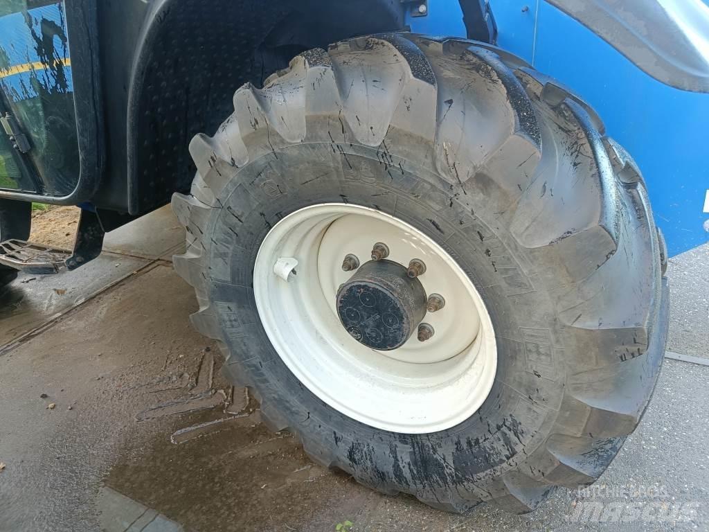 New Holland LM7.35 Poljoprivredni teleskopski utovarivači