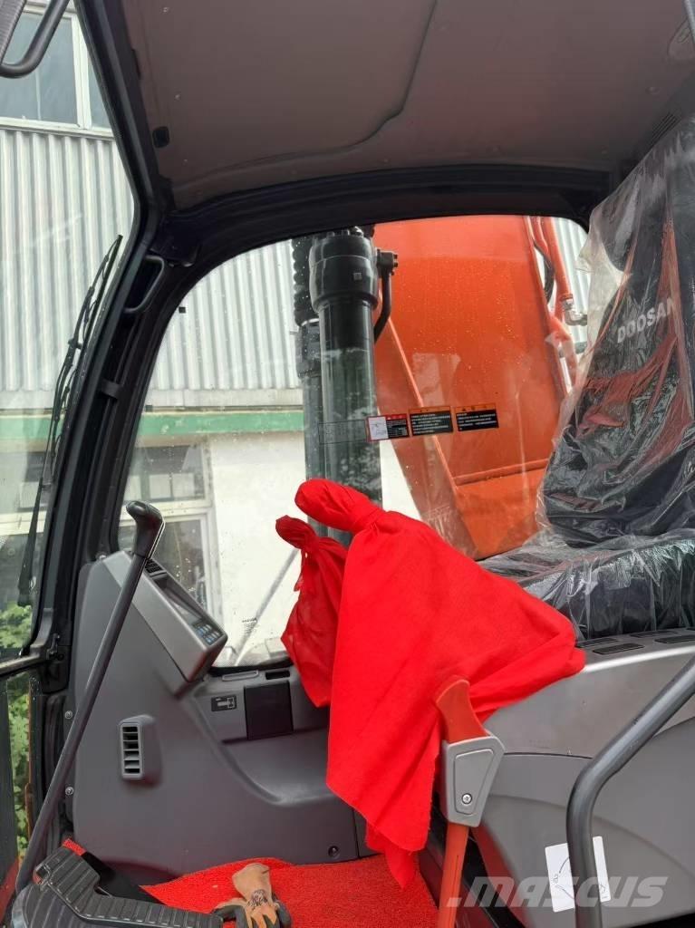 Doosan DX 225 LCA Bageri guseničari