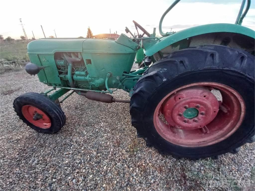Deutz-Fahr D 40 Traktori