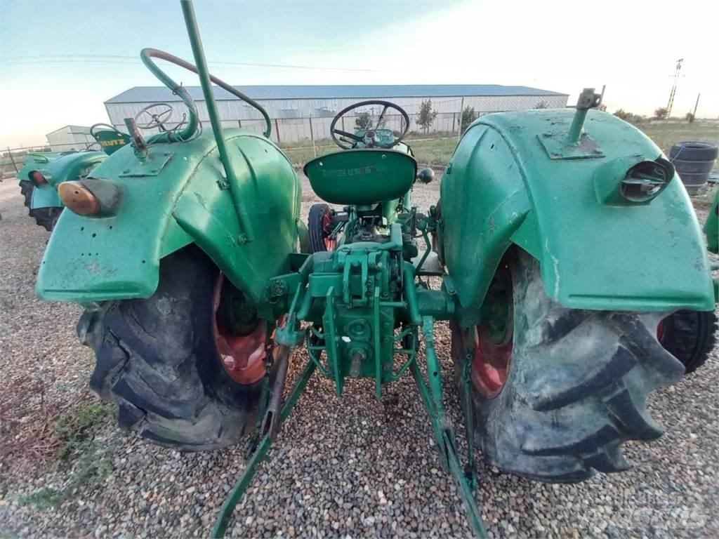 Deutz-Fahr D 40 Traktori
