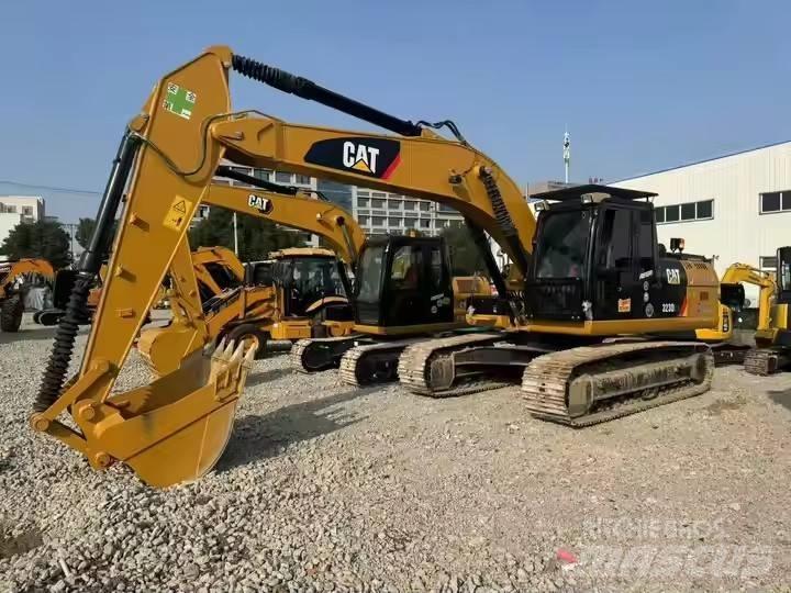 CAT CAT323D2L Bageri guseničari