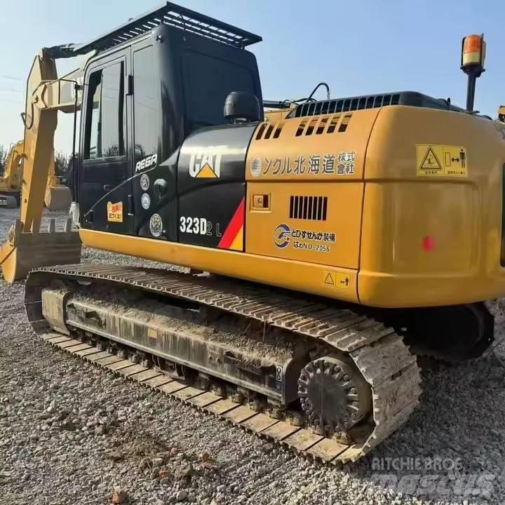 CAT CAT323D2L Bageri guseničari