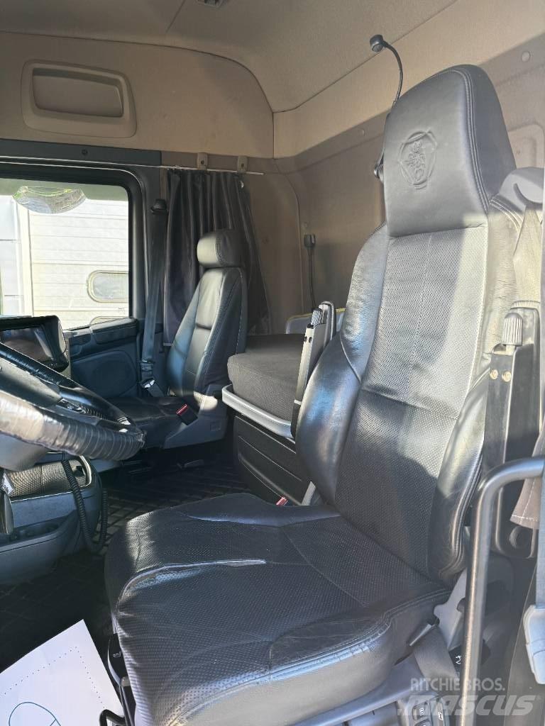 Scania R520LB8x4*4 Kiperi kamioni