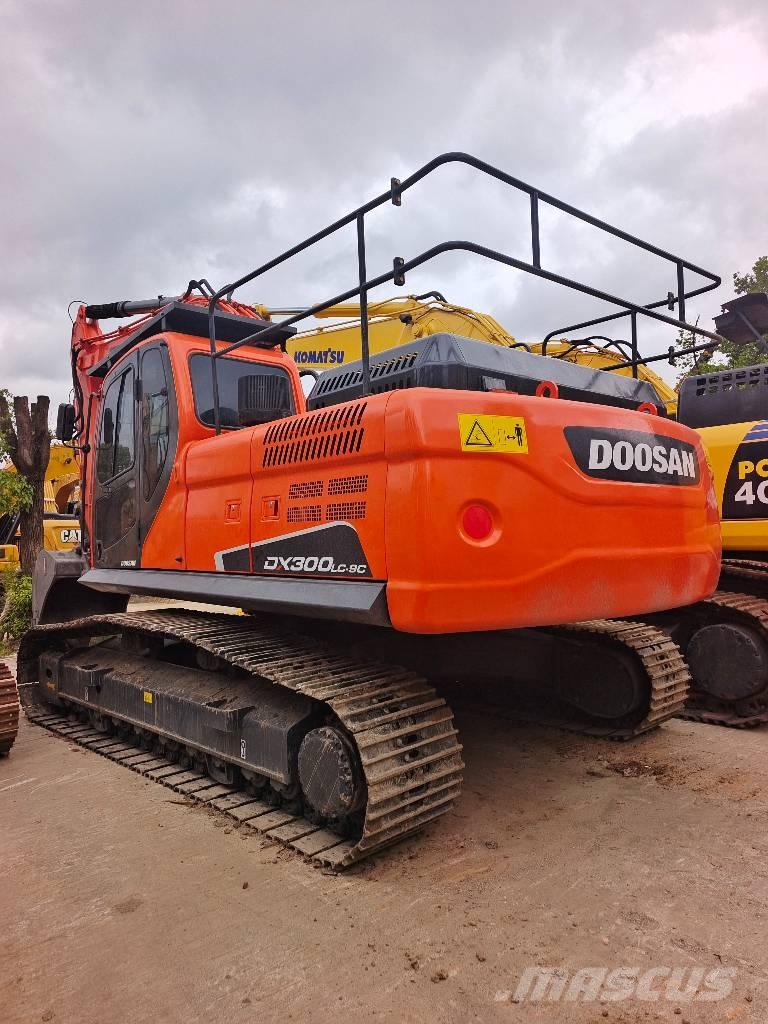 Doosan DX 300 Bageri guseničari