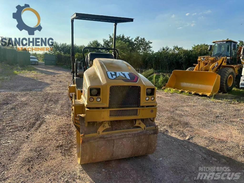 CAT CB24B Valjci sa duplim bubnjem