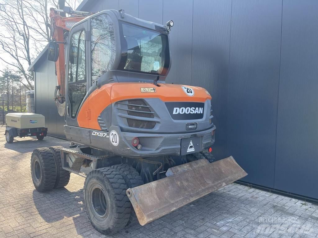 Doosan DX57W Bageri točkaši