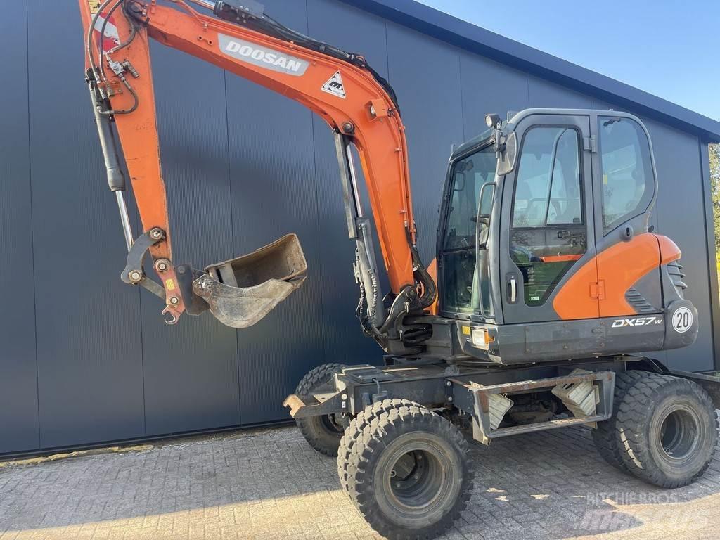 Doosan DX57W Bageri točkaši