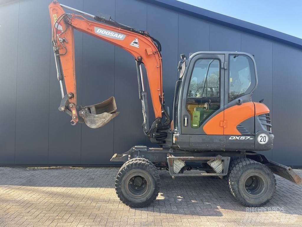 Doosan DX57W Bageri točkaši