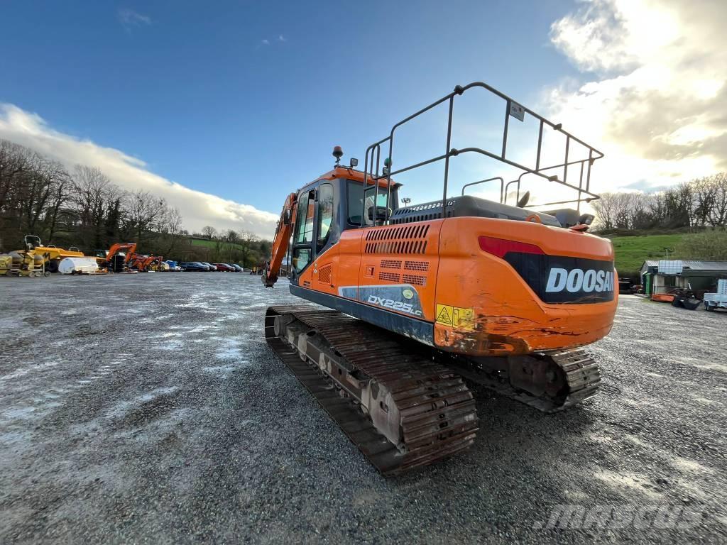 Doosan DX 225 Bageri guseničari