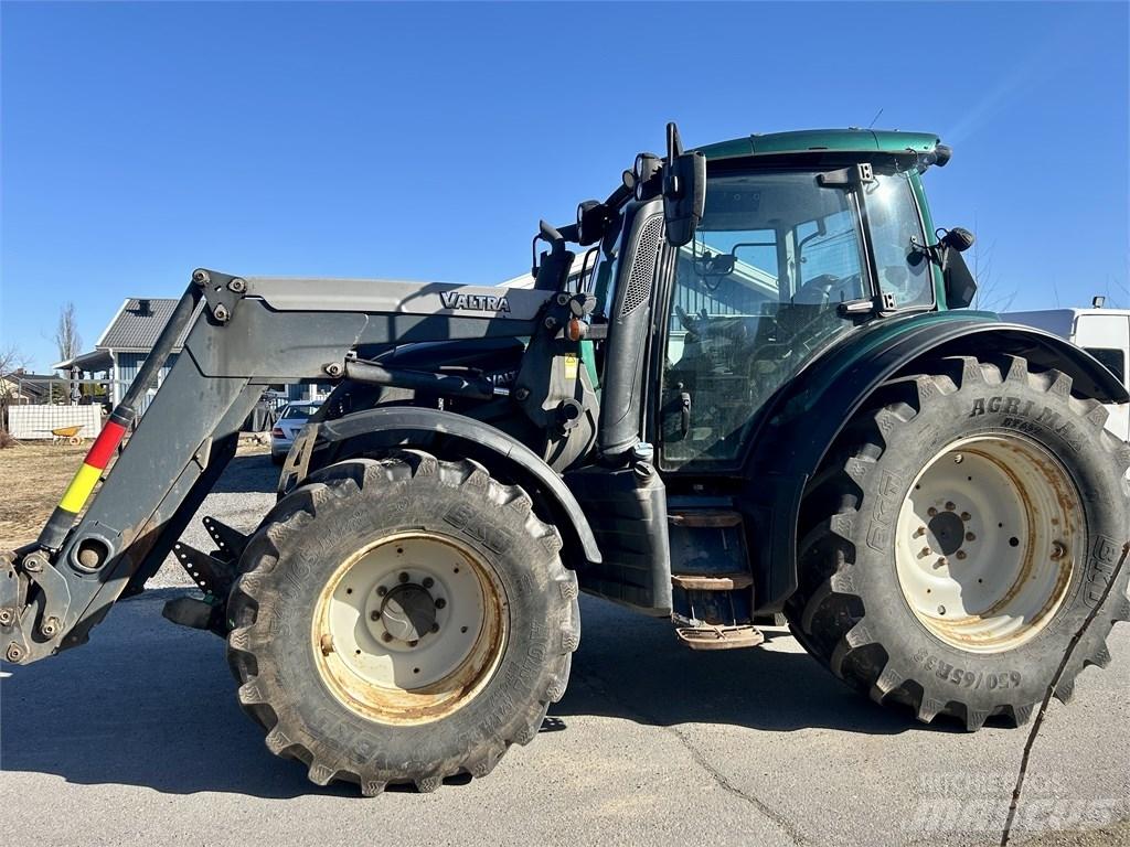 Valtra N 174 VERSU Traktori