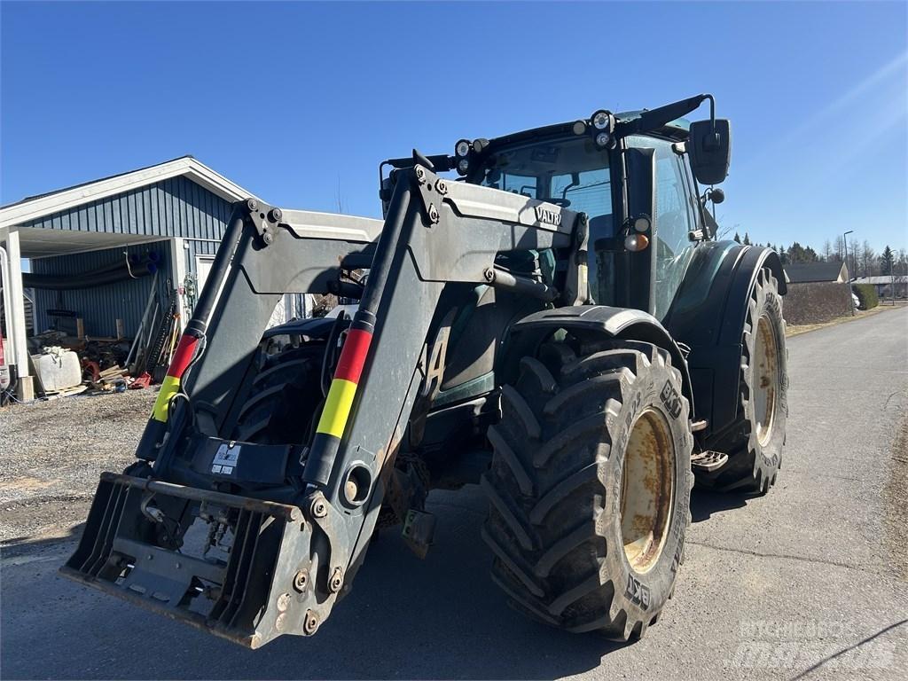 Valtra N 174 VERSU Traktori