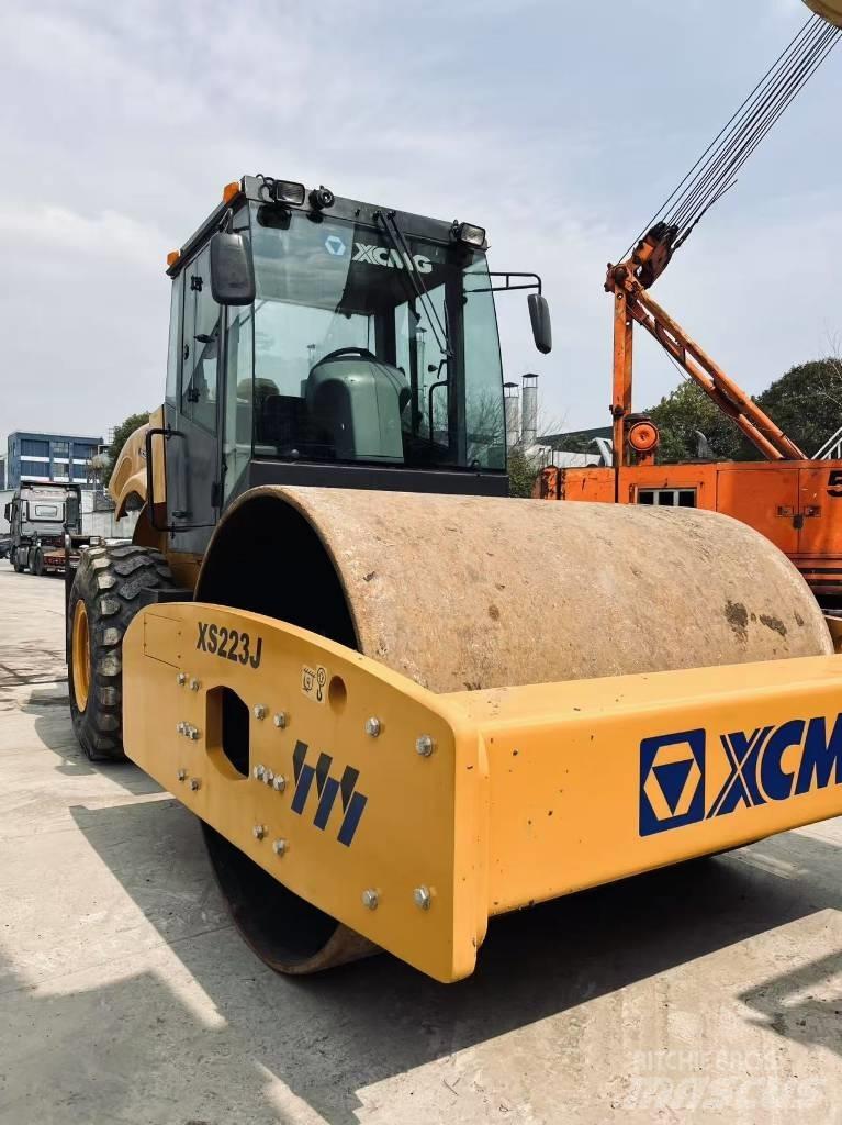 XCMG XS 223 J Valjci sa jednim bubnjem