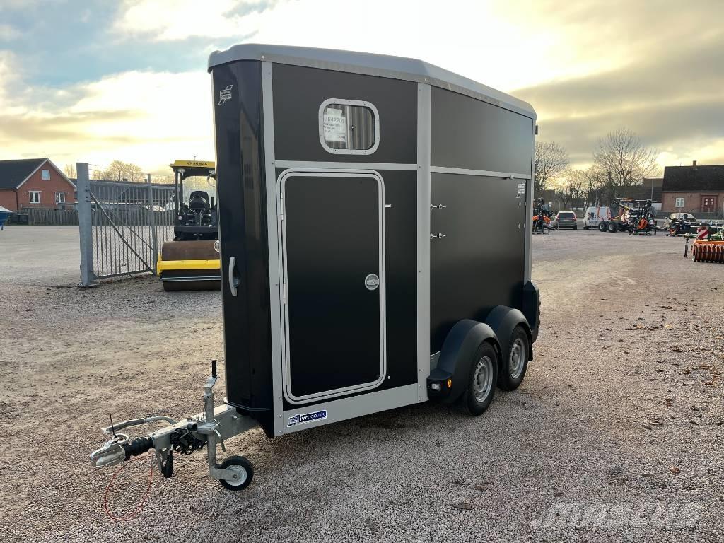 Ifor Williams HB 403 Poluprikolice za prevoz stoke