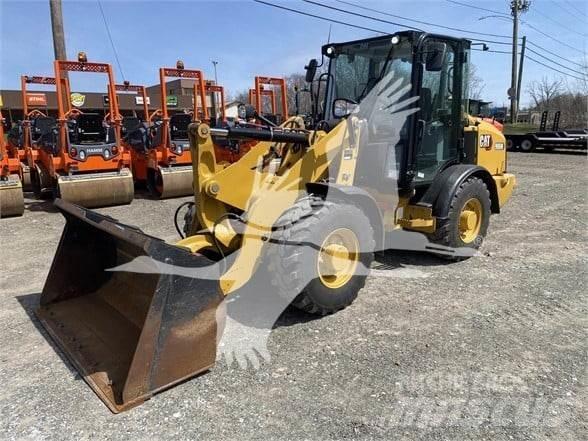 CAT 906M Utovarivači na točkove