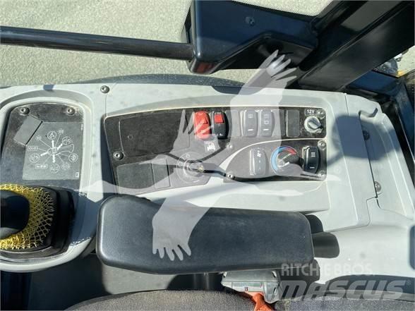 CAT 906M Utovarivači na točkove