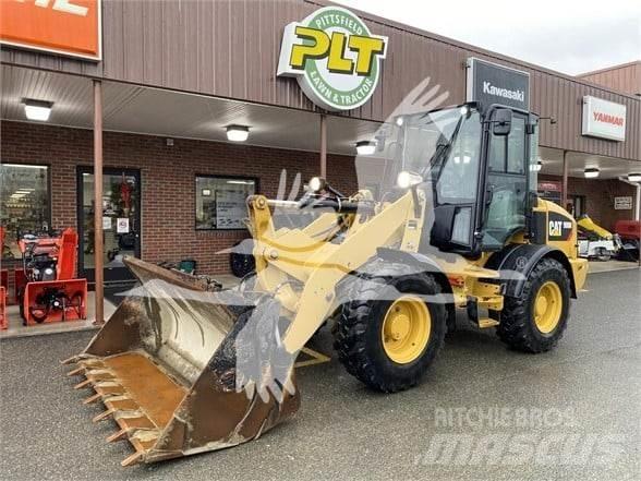CAT 908M Utovarivači na točkove
