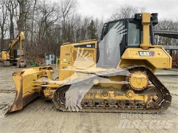 CAT D6N XL Buldožeri guseničari