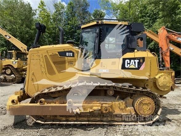 CAT D7E Buldožeri guseničari