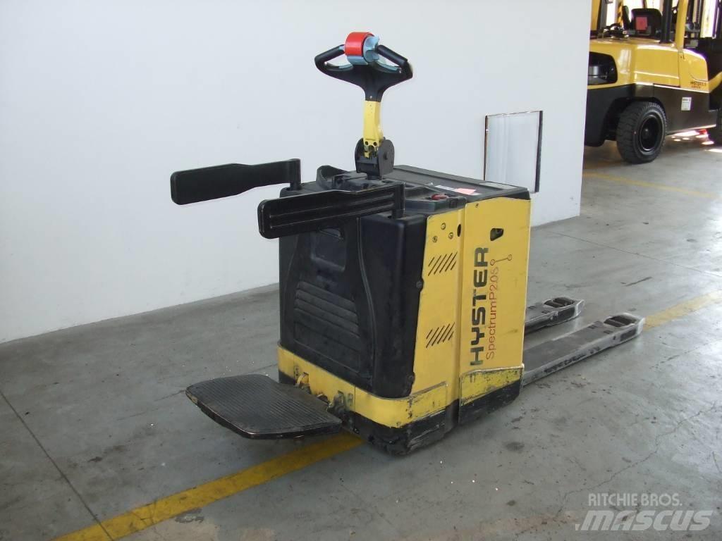 Hyster P2.0S Nisko podizni električni viljuškar sa stajalištom